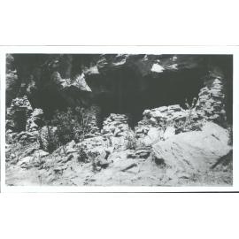 Clutha River - Chinese Cave Dwellings