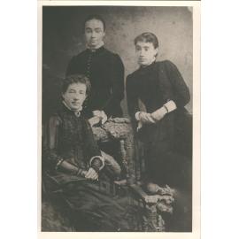 Cargill, Jessica Maria (seated) 10.1 Dora (back) 10.6 Mary Ann 10.4