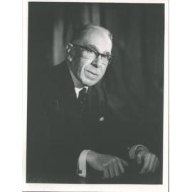 DE BEER, Esmond