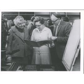 Dallas, Ruth (centre)