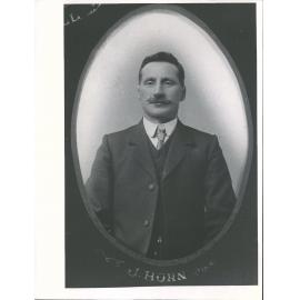 Horn, J