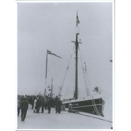 Ellsworth Expedition Ship "Wyatt Earp" - Dunedin, Rattray Street Wharf