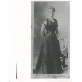 PEAKE, Nell Later Mrs Fred Anderson