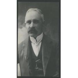 Portraits_W_160A.jpg