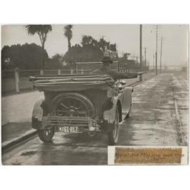 'Signal for "Pulling away from Kerb"'