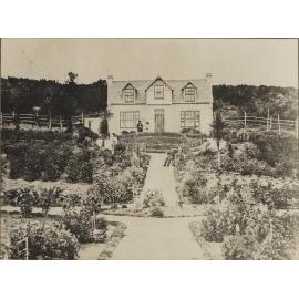 'Essequibo', 'Hon Jas Paterson & Wife (Mrs Bain) sitting John Paterson (James Paterson's father) David Paterson son of James Paterson Now the site of Mr Edgar Hazlett's house'