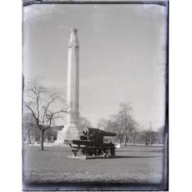 War memorial and former coastal defence gun at Queens Gardens, Dunedin