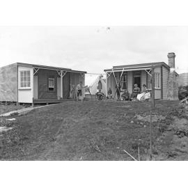 Whare Oki-Oki, McGeorge family crib at Karitane