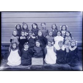 Green Island School P 2, girls