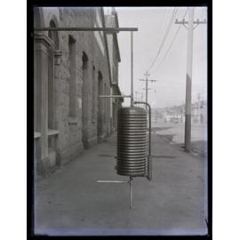 Hot water cylinder for connection to range