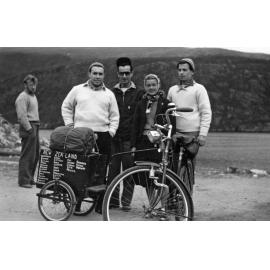 Louise Sutherland and 'a group of Italians (Dn man at back)'