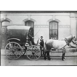 'Johnny Hislop's [hansom] cab' outside the Mosgiel Hotel