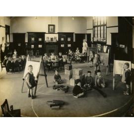 Rachel Reynolds Kindergarten children in classroom