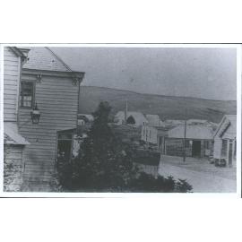 Cobb & Co. coach outside bar