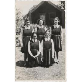 Five girls at Te Wai Pounamu College