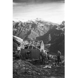 French Ridge Hut under construction