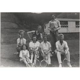 'Summer school 40s Rodney [Kennedy], Flo [Atkins] etc. 37'