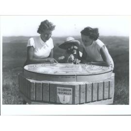 Mount Bledisloe - Edna Wilson (later O'Malley) and Wiri Robertson (later Riac) of Millers Flat