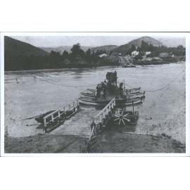 Cobb & Co's coach crossing Molyneaux on punt at Beaumont