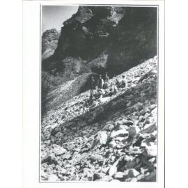 Crossing the moraine