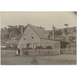 Mrs Munro's, Haven St, Moeraki