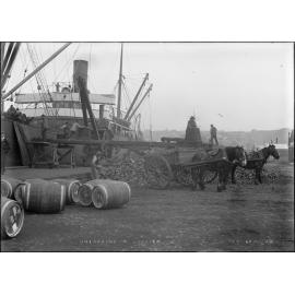 Unloading a collier