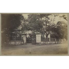 Queen's Gate, Colombo