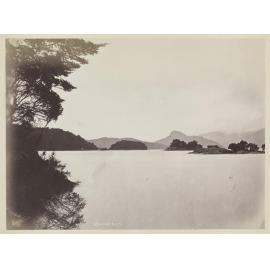 Manapori [Manapouri] Lake