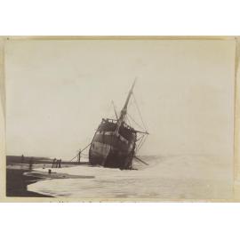 Wreck of 'City of Cashmere', Timaru