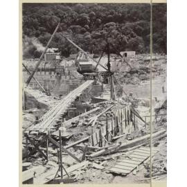 View of platforms, tracks and reinforcing structures [part 1]