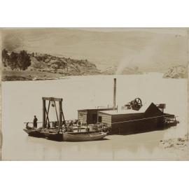 Pringles Dredge, Millers Flat N.Z.