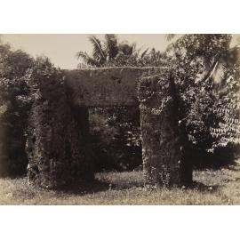 Haamunga [Ha'amonga], or Trilithon - a mysterious relic of an older civilisation in Tonga