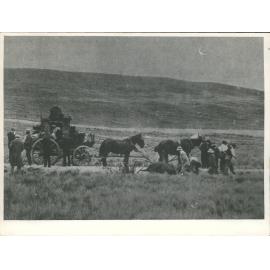 Horse-drawn vehicle, The Dead Horse[?] (Otira) with the MCC to NZ 1906 -07.