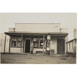 R. W. Pickering, Pahia