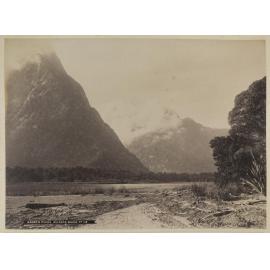 Barren Peaks, Milford Sound
