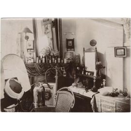 A.M. Hendy, massage and manicure room
