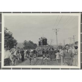 Combination Dummy no.101: Very last car approaching Mornington terminus preceded by pipers