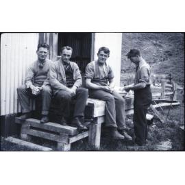 Four men, Deep Stream