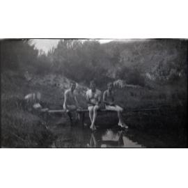 Sitting on a plank, Beaumont