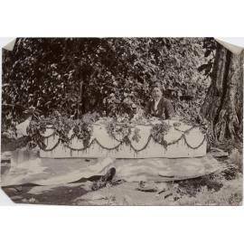 Coffin and decorations of a chief