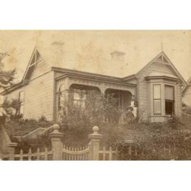 House and garden, possibly 8 Sheen Street, Roslyn