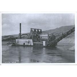 Dredge rise and sluice