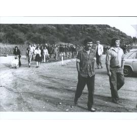 Local protestors approach Clutha Rescue[?], Clyde
