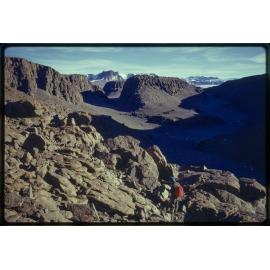 Approaching the Labyrinth, head of the Wright Valley
