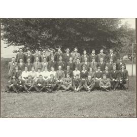 Medical students with Professor Malcolm