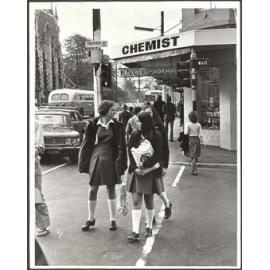 Pedestrians crossing Frederick Street