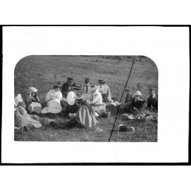 Picnic party at kaik, Moeraki