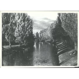 copy of photo from cover of Avon Walk - (Hocken music Colln)