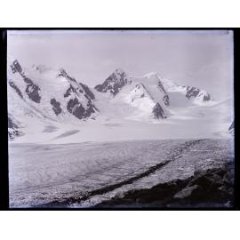 Head of Haupapa / Tasman Glacier, Mount Green at centre