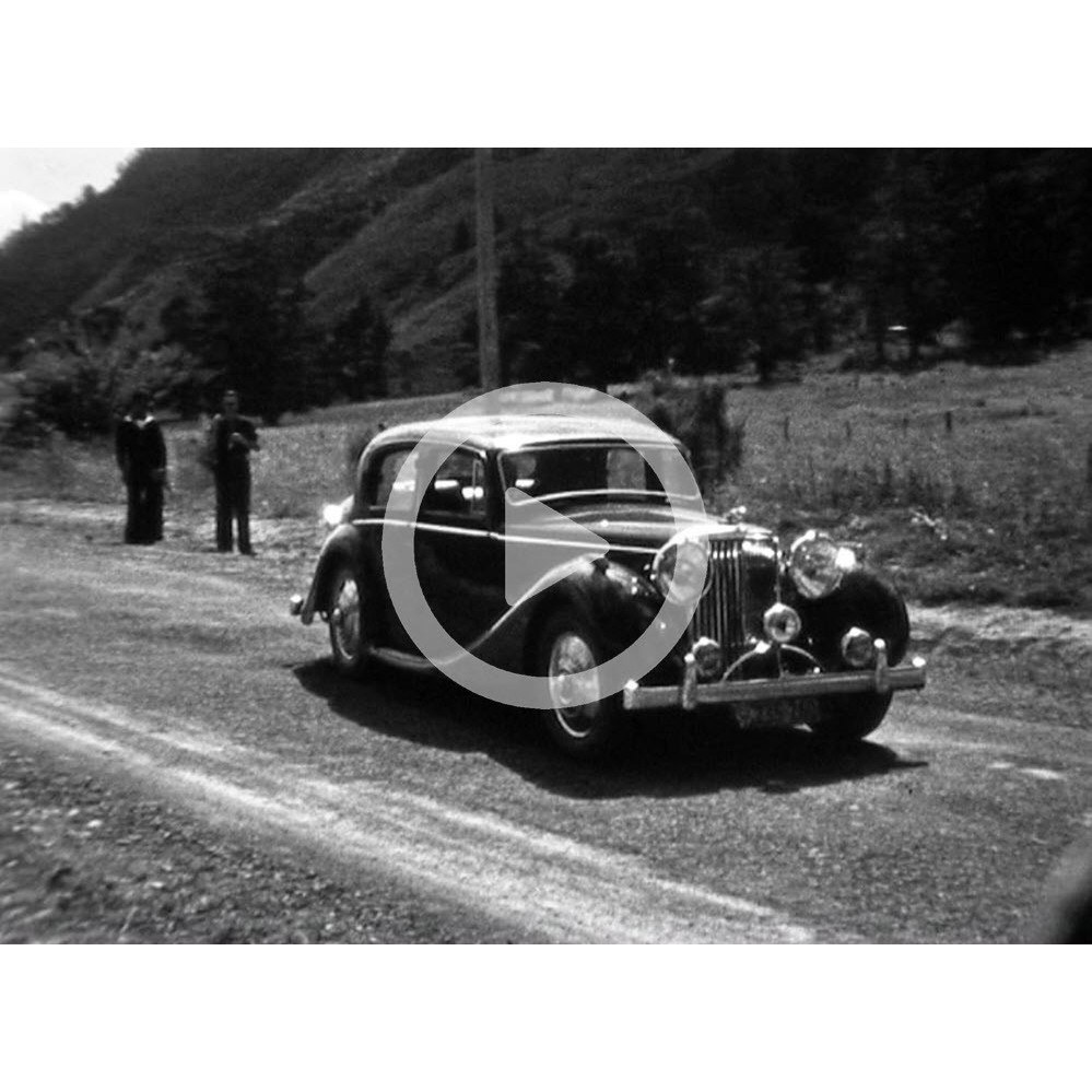 Film relating mainly to North Island travel